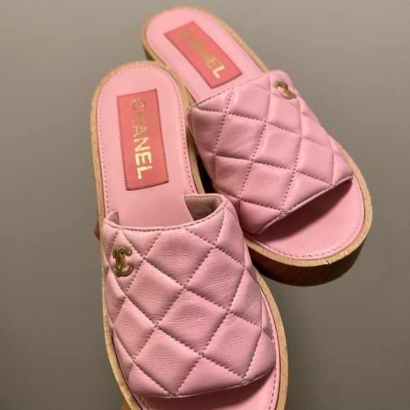 CHANEL Lambskin Quilted CC Slip On Platforms - Picture 6 of 7
